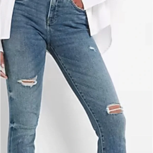 Express Mid Rise Medium Wash Ripped Skyscraper Jeans NWT - Picture 3 of 11